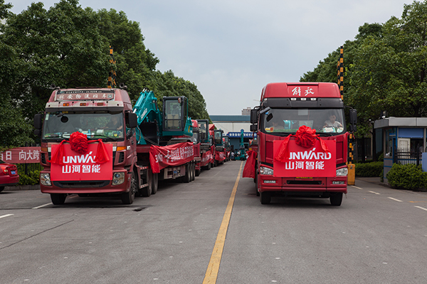 掘金一带一路，中大挖大批量出口泰国
