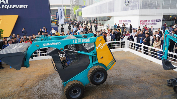 不服来战！展台有大礼等你拿