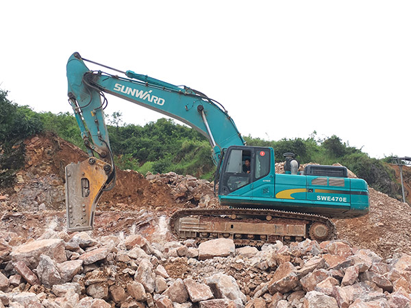 看石场风云如何演绎？矿山战神SWE470E大型挖掘机一锤定音！