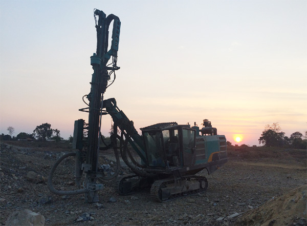 湄公河上的硬汉！露天钻车展中国制造魅力