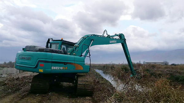守护蓝色多瑙河，长臂挖掘机欧洲首秀