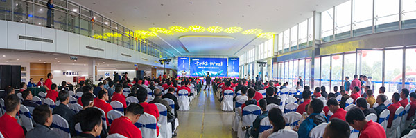 红四月，挖掘机促销会节节攀升