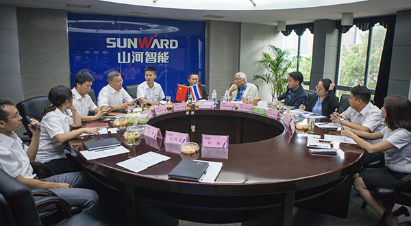 掘金一带一路，中大挖大批量出口泰国