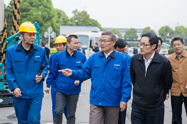 科技部副部长李萌考察调研