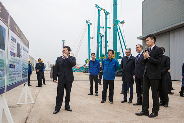 波兰代表团为创新发展点赞