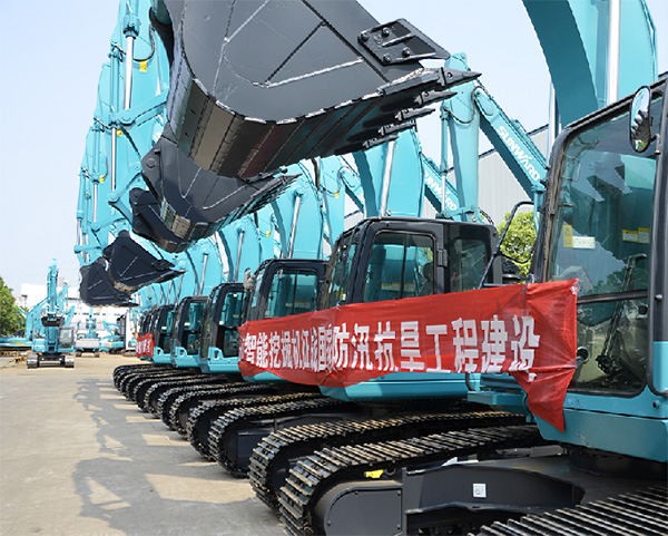 抗洪英雄显身手，系列挖掘机奔赴抗洪一线