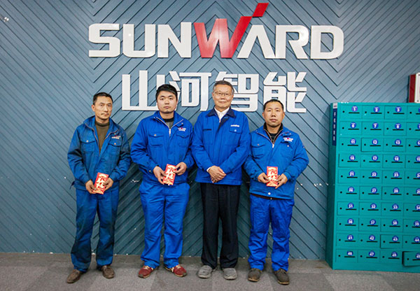 温暖！2017年春节慰问40名困难职工