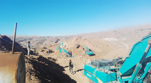 伊朗客户点赞全系列液压挖掘机