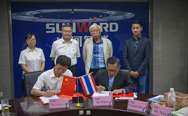 掘金一带一路，中大挖大批量出口泰国