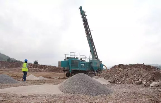 15年3万小时！元老级潜孔钻机“雄风”依旧