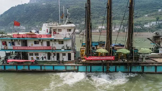 打造长江黄金水道！航道钻机轻松搞定水下礁石