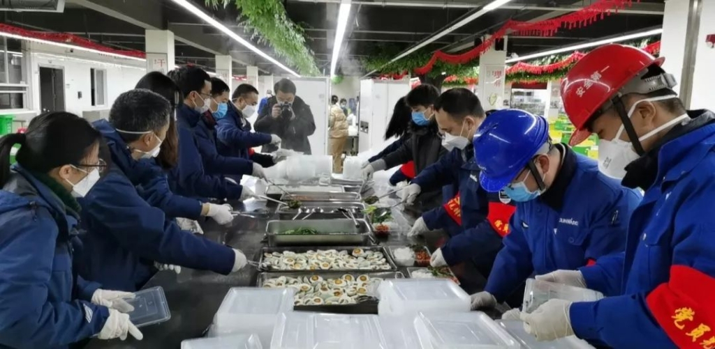 防控生产两不误 复工保供