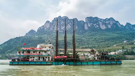 打造长江黄金水道！航道钻机轻松搞定水下礁石