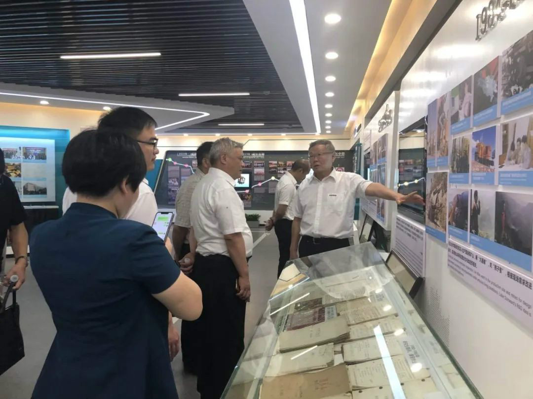 湖南黄金集团董事长黄启富一行考察