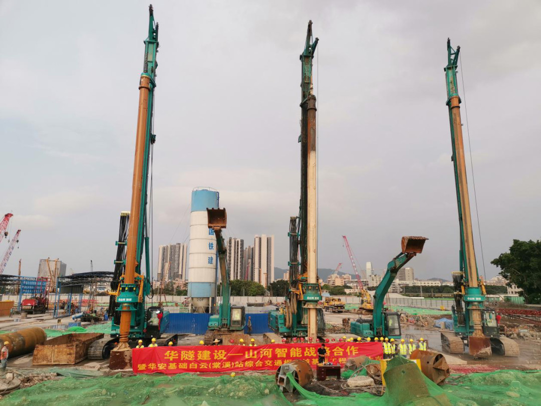 深度参与粤港澳大湾区建设，“一体两翼”发展战略取得重大突破