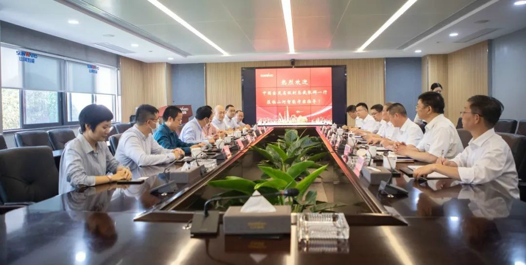 中国金茂高级副总裁张辉率团考察