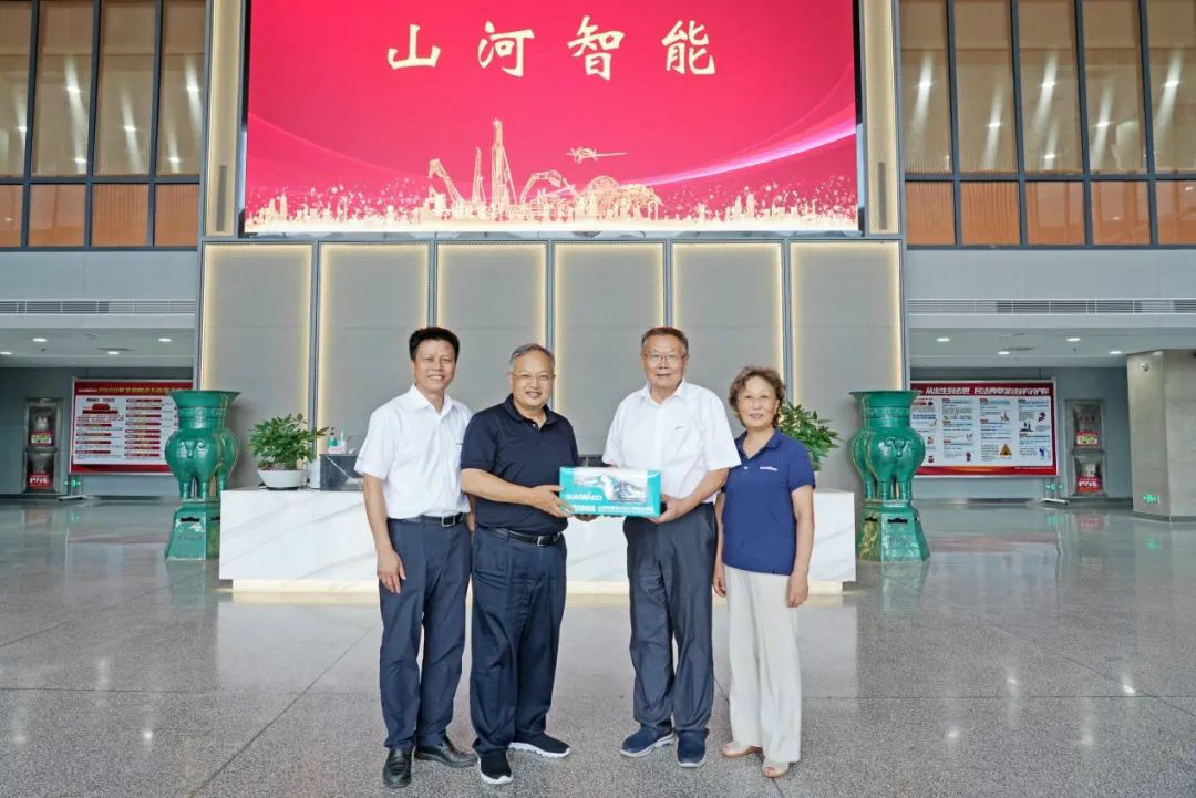 省人大常委会党组副书记、副主任王柯敏调研