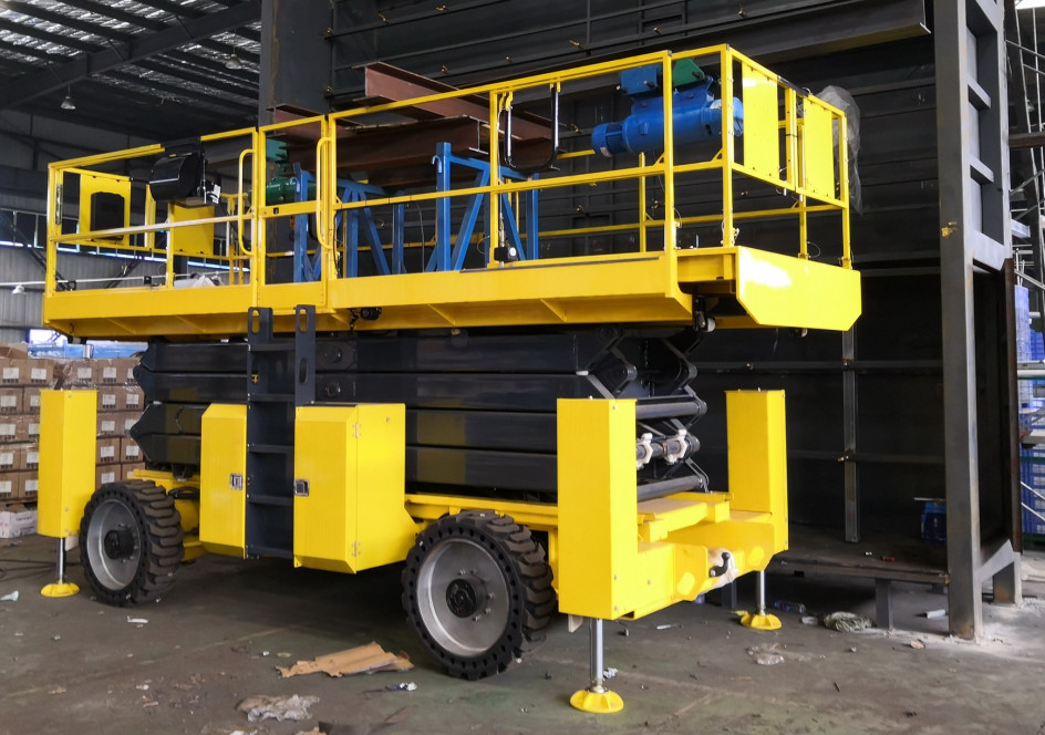 威武！大气！稳定！越野剪叉式高空作业平台解客户难题