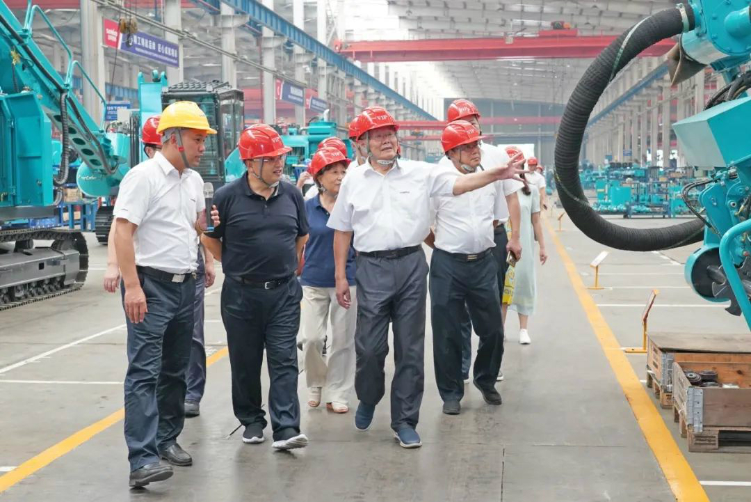 省人大常委会党组副书记、副主任王柯敏调研