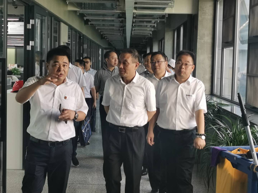 省人大常委会副主任杨维刚调研