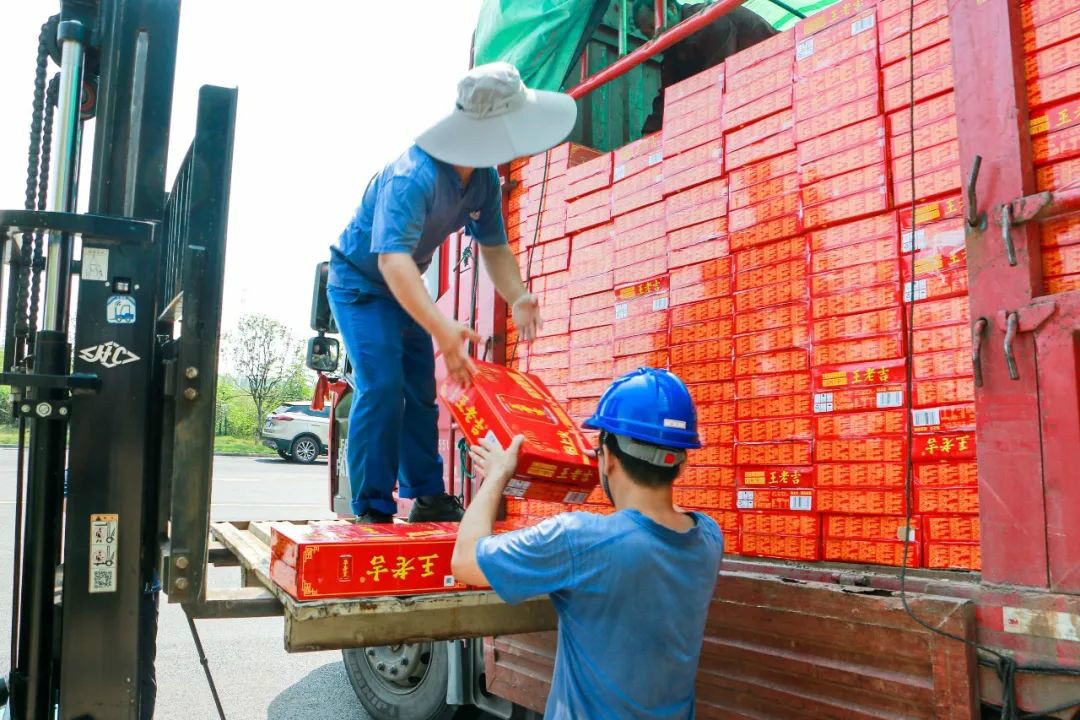 情系职工送清凉，殷切关怀鼓干劲——开展夏季送清凉活动