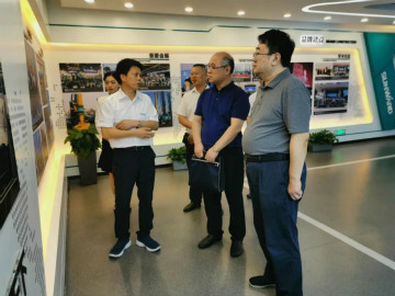 省工信厅副厅长张治平调研