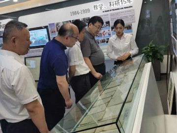 省工信厅副厅长张治平调研