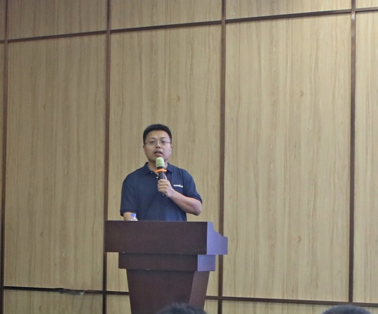 以强执行力聚焦基础能力建设 向挖掘机万台俱乐部迈进——2020年挖掘机经销商半年度会议圆满召