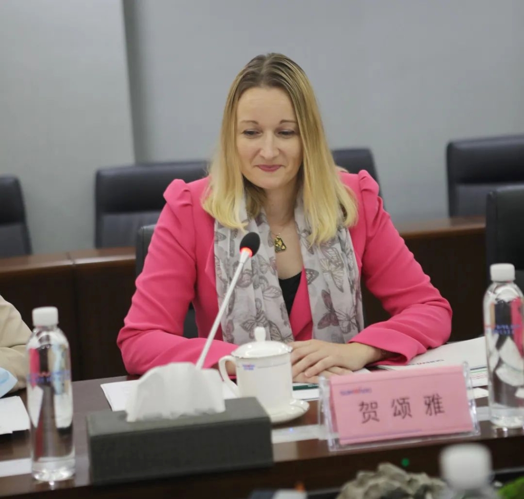 英国驻广州总领事贺颂雅考察