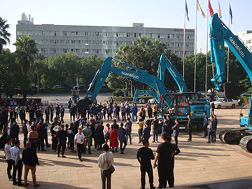 5千万! 挖掘机订货会创新高