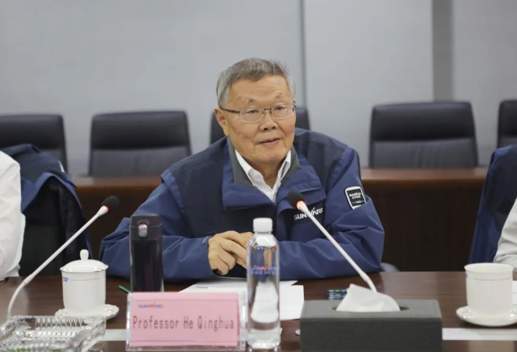 英国驻广州总领事贺颂雅考察