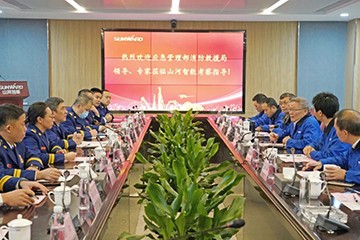 消防救援局考察无人化应急救援装备