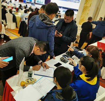 5千万! 挖掘机订货会创新高