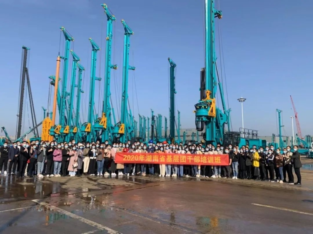省基层团干部培训班成员来参观交流