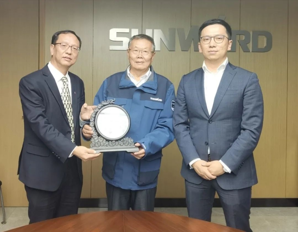 摩根士丹利银行亚洲有限公司批发银行新加坡分行领导考察