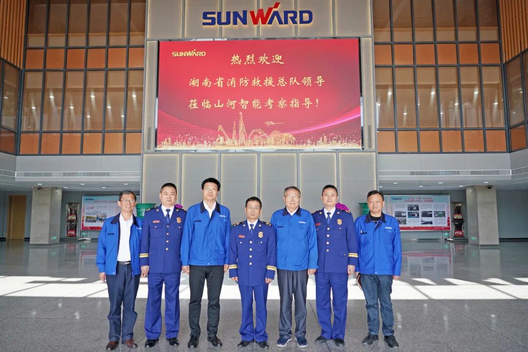 考察无人化装备 高宁宇到访
