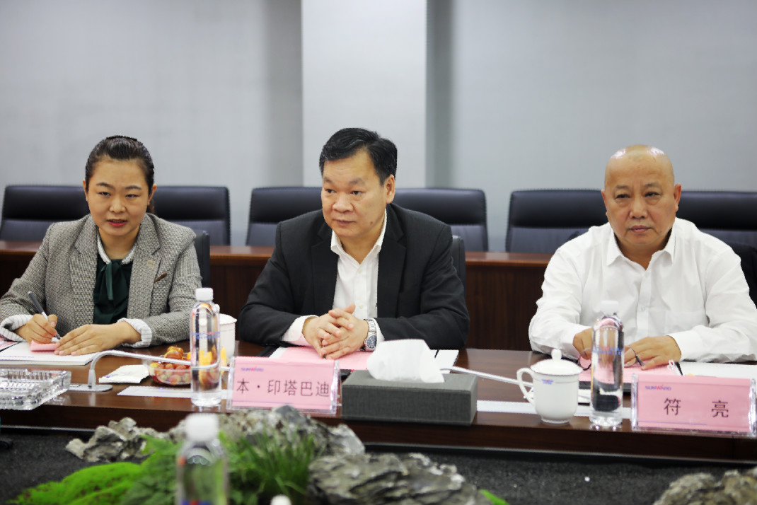 老挝长沙总领事本·印塔巴迪考察