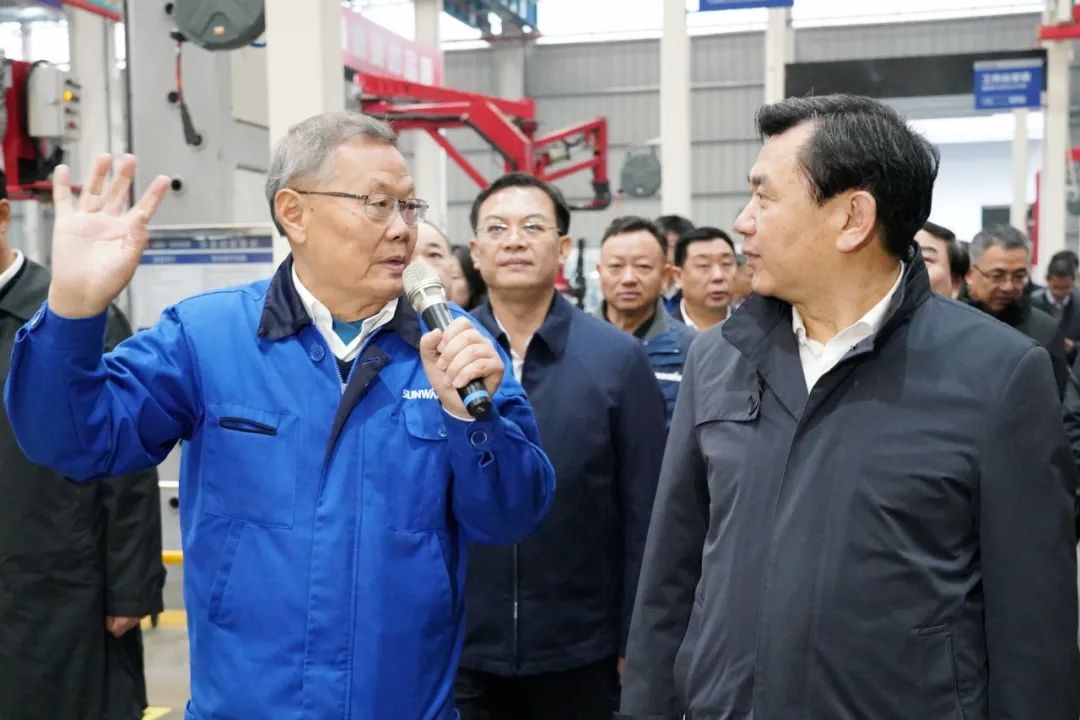 中国民航局局长冯正霖一行到调研指导