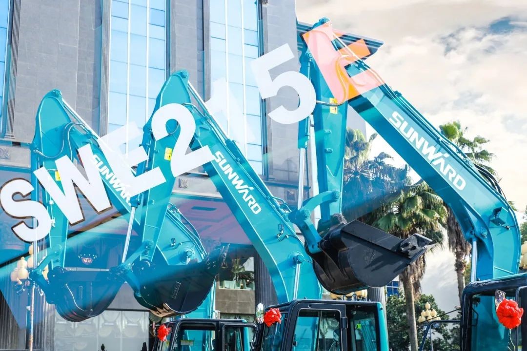 挖掘机春季订货会长沙会场侧记