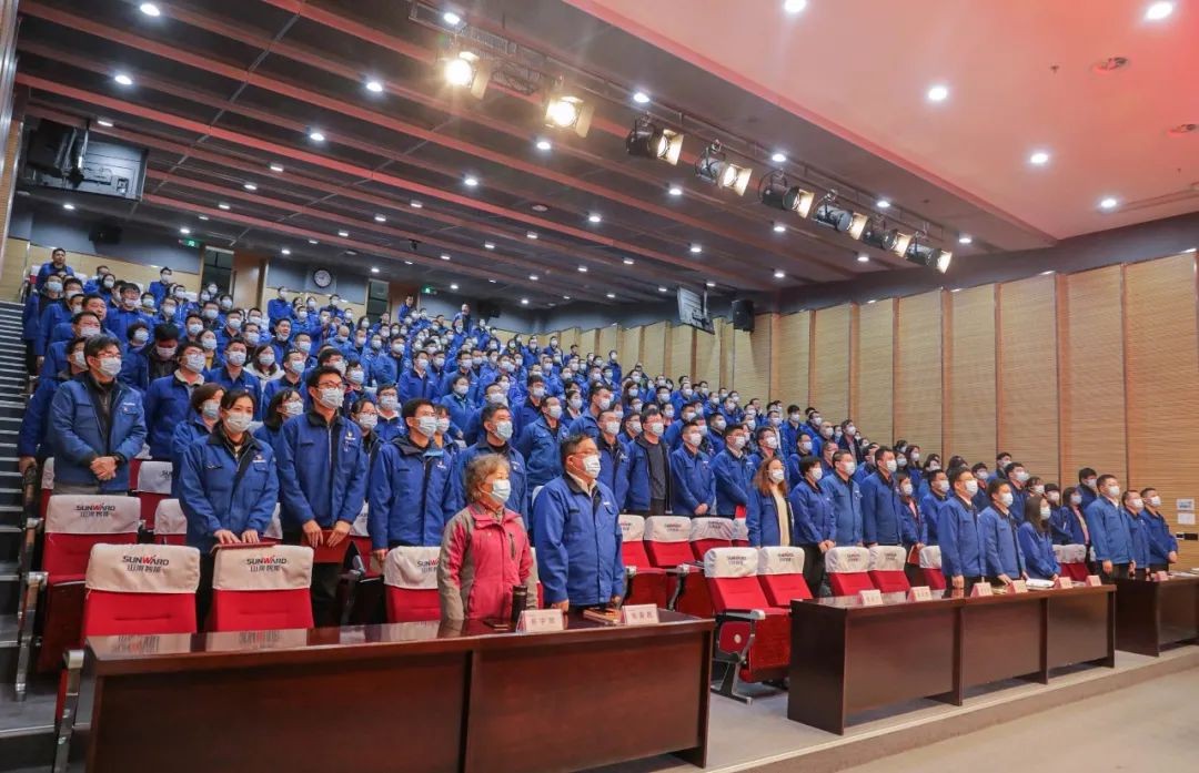 集中收看十三届全国人大四次会议开幕会