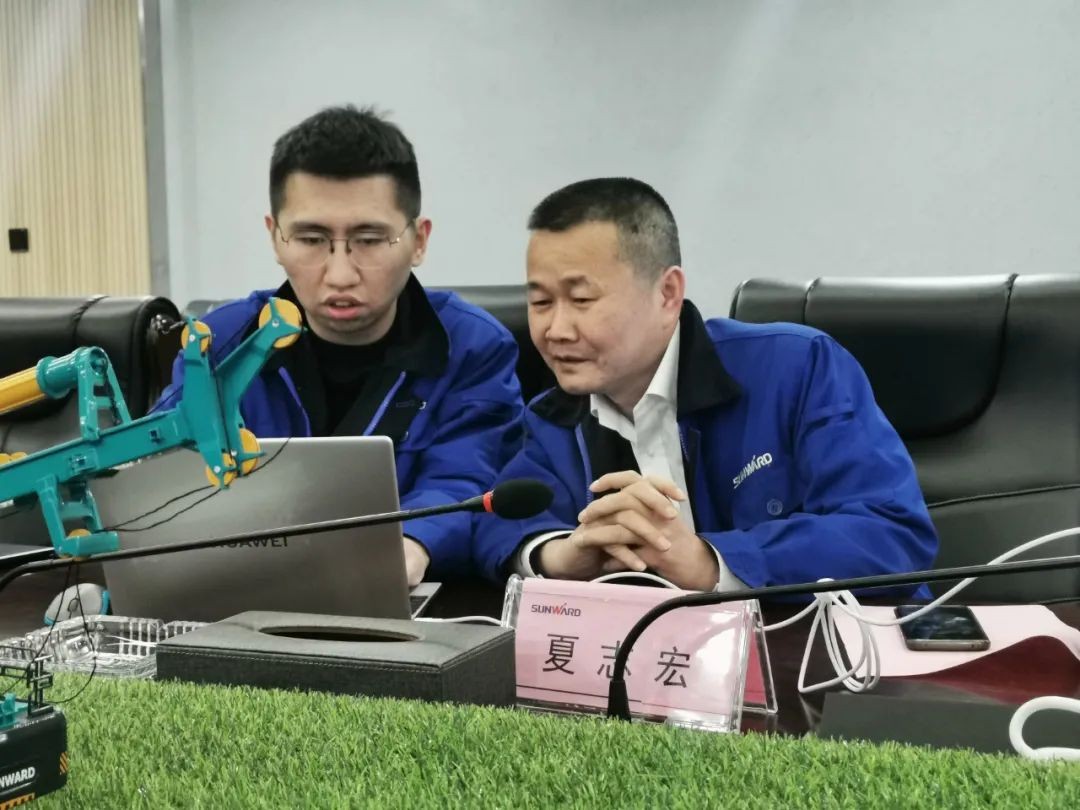 召开2020年年度业绩说明会