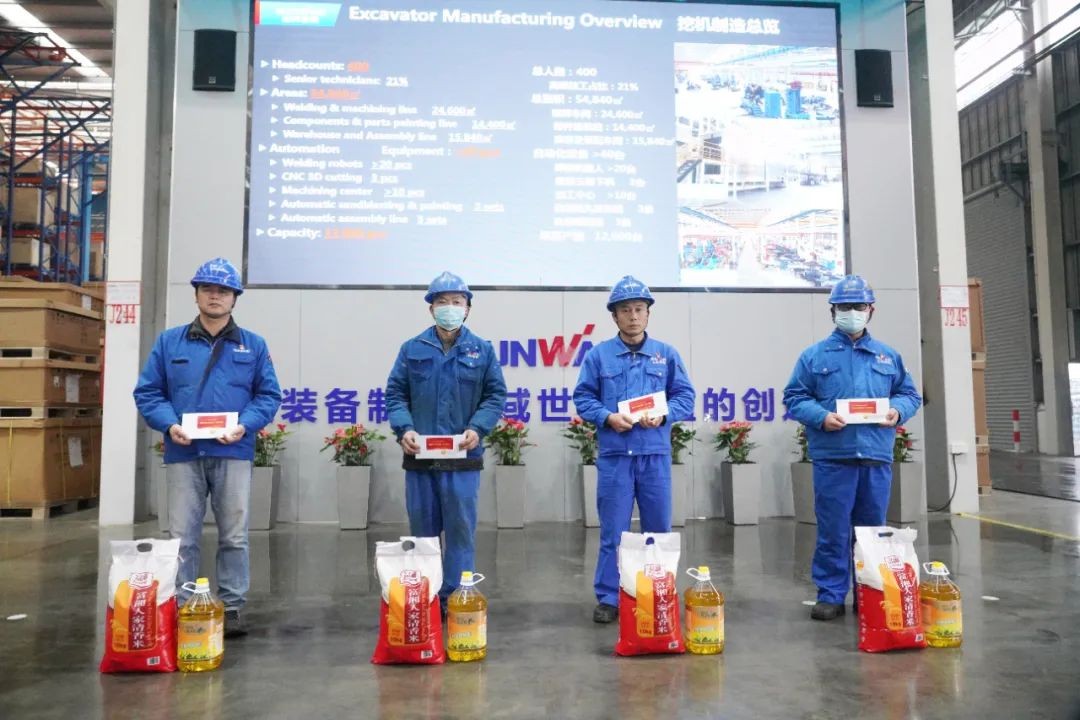 张庆红慰问困难党员