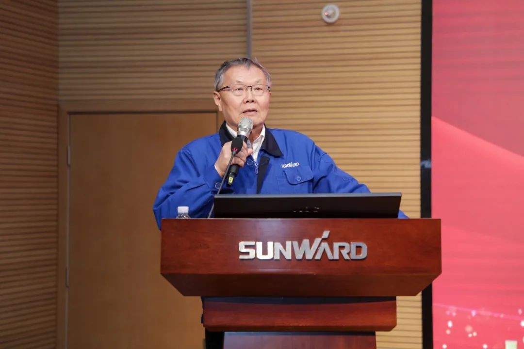 中高层干部晚间集中“充电”