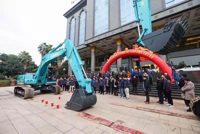 挖掘机春季订货会长沙会场侧记