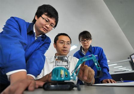 新华社报道：蝉联全球工程机械50强