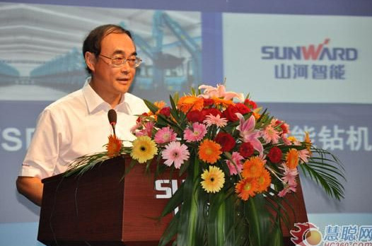 慧聪网——双动力头强力多功能钻机工法研讨会举行