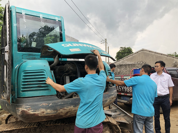 挖掘机，一台顶几台！