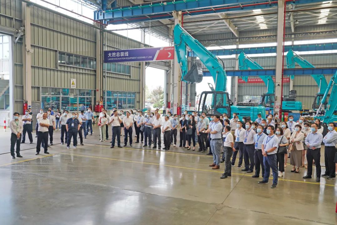 全国战略性新兴产业集群建设考察团调研