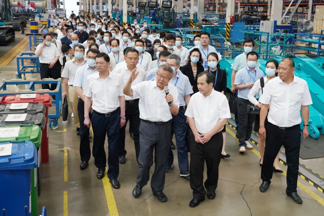 全国战略性新兴产业集群建设考察团调研