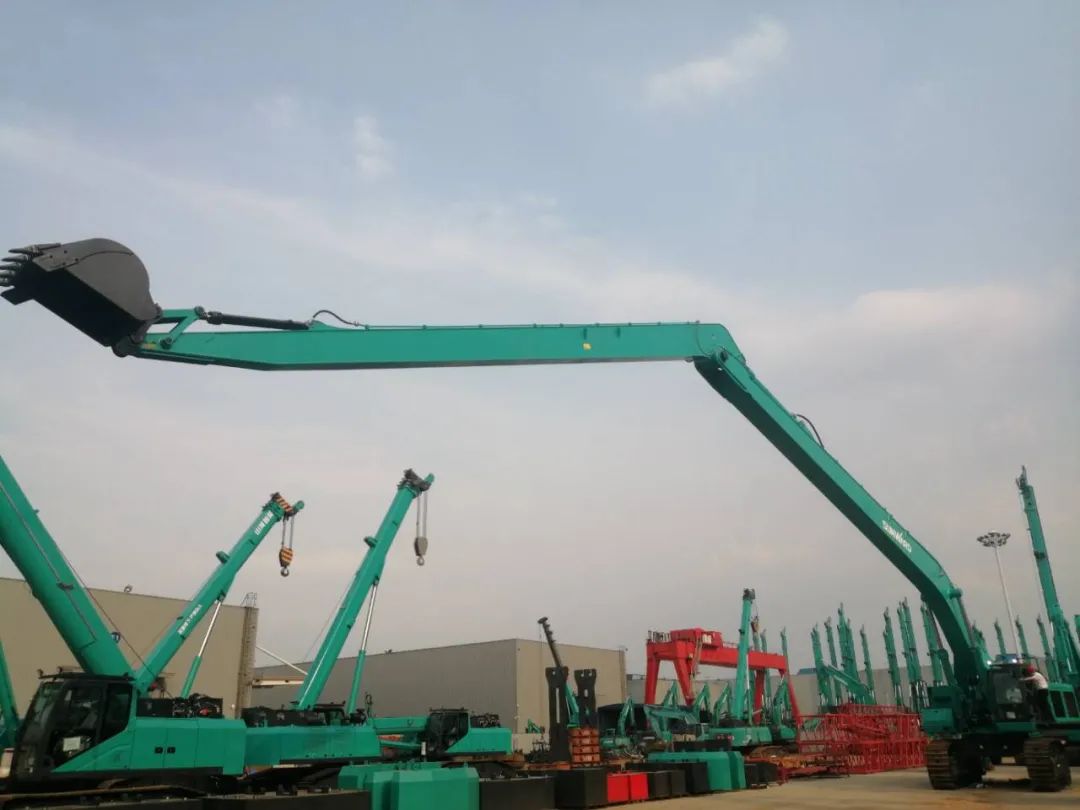 挖深全球第一！加长臂液压挖掘机SWE950ELR出口南美